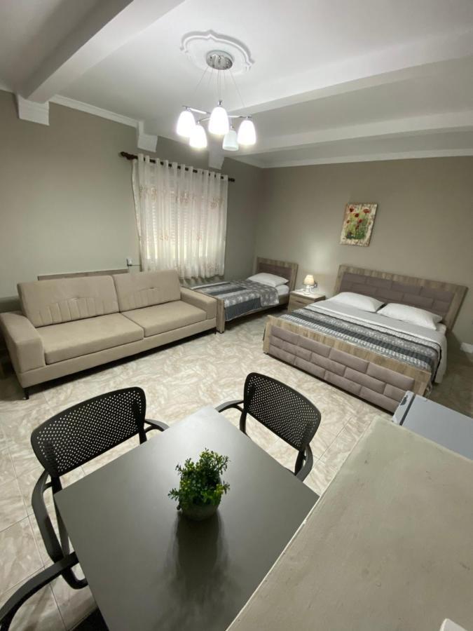 Vila Ajdinaj Berat Buitenkant foto