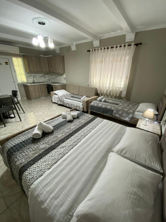Vila Ajdinaj Berat Buitenkant foto