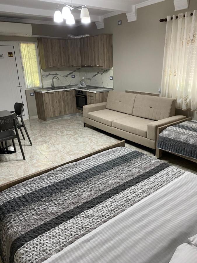 Vila Ajdinaj Berat Buitenkant foto