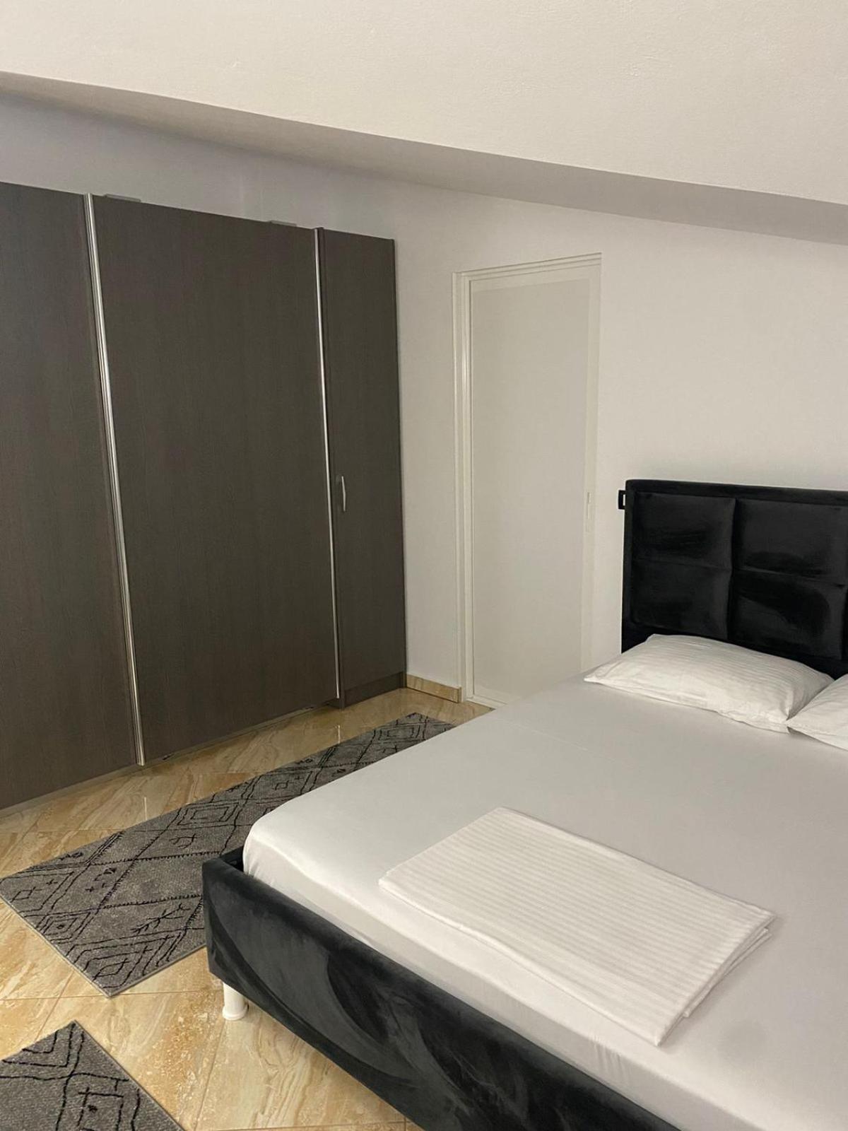 Vila Ajdinaj Berat Buitenkant foto
