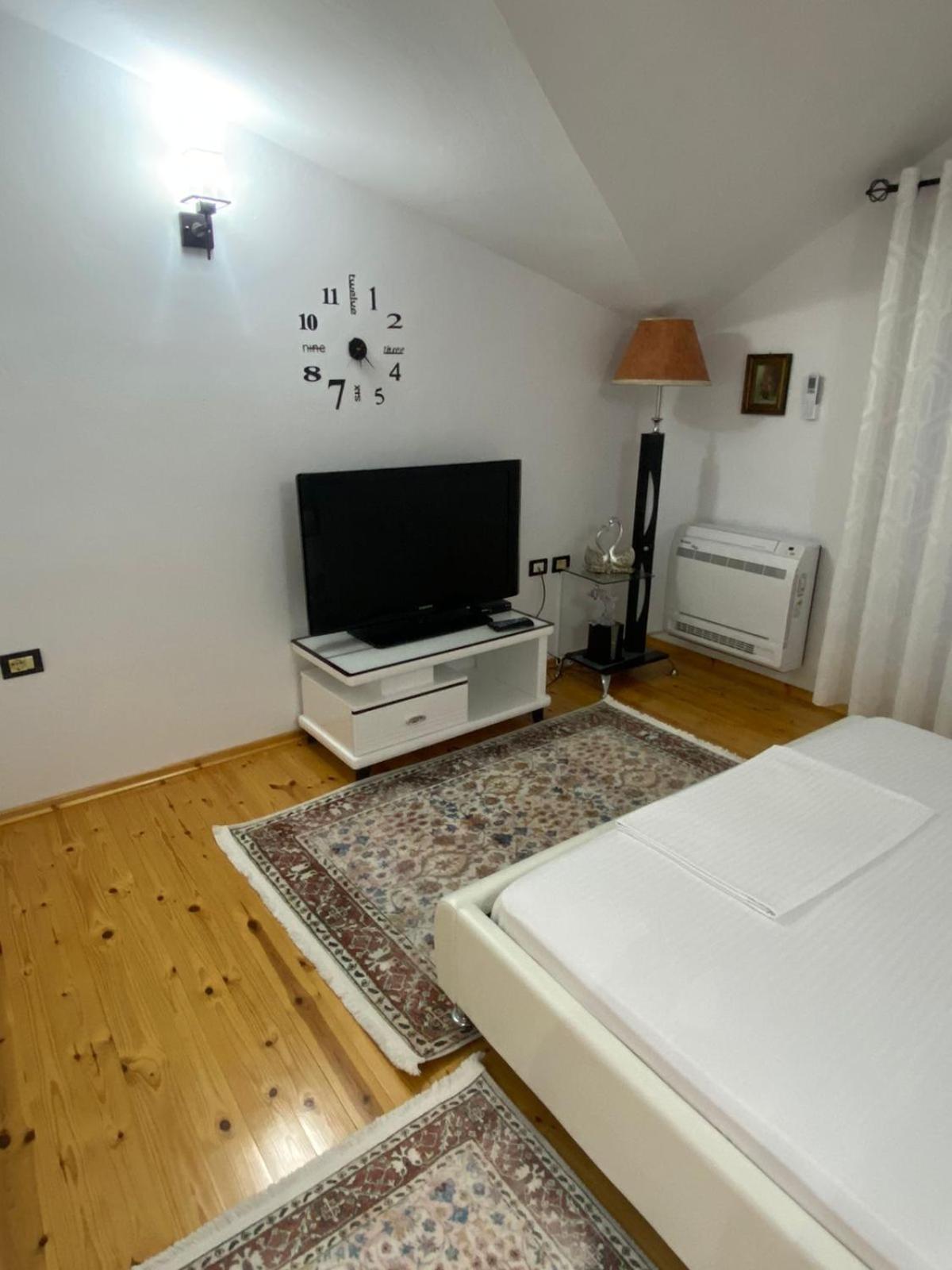 Vila Ajdinaj Berat Buitenkant foto