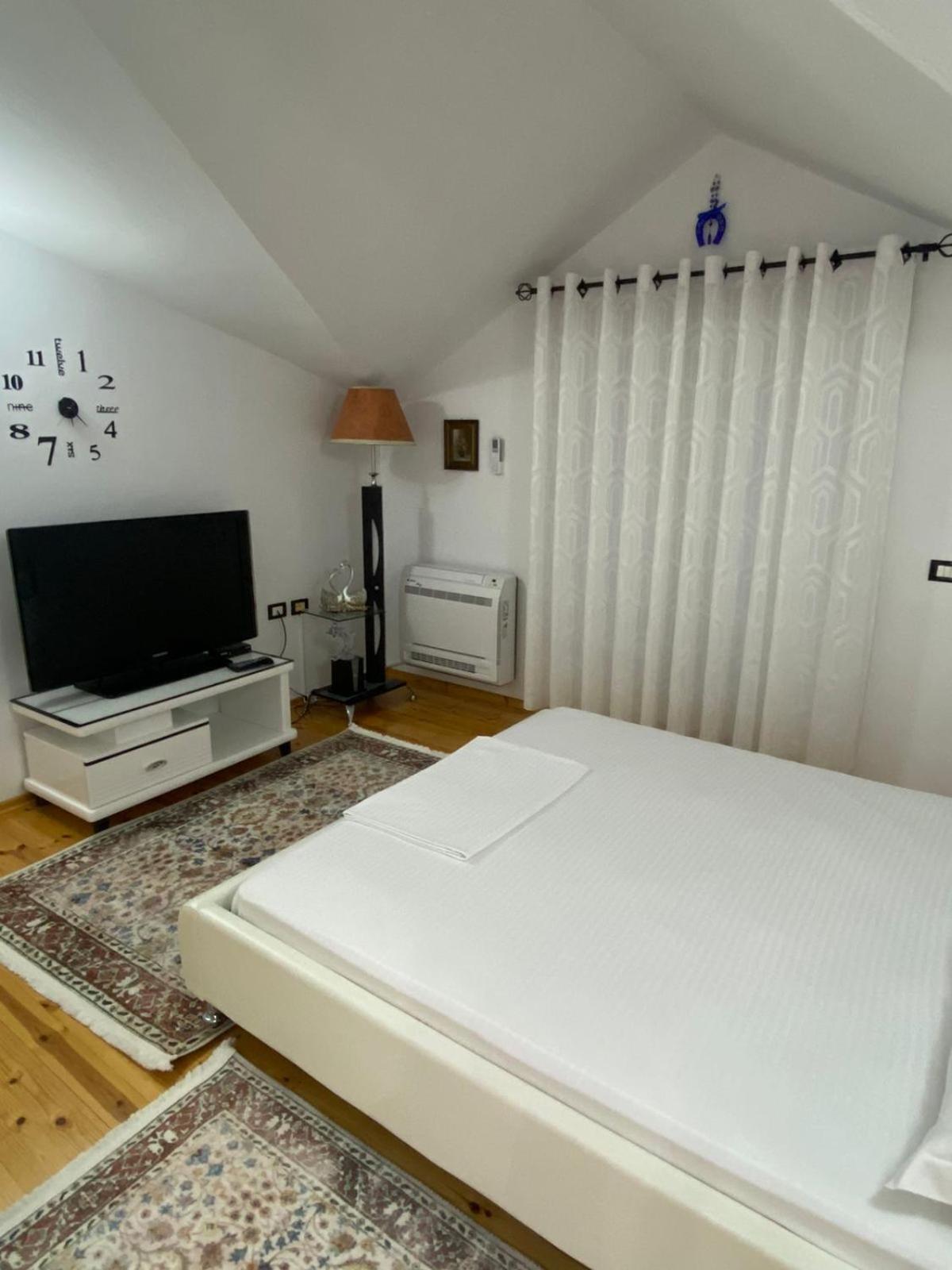 Vila Ajdinaj Berat Buitenkant foto